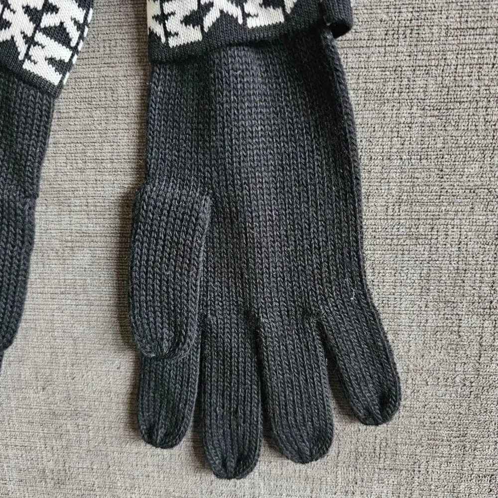 Michael Kors 2 pc Black & White MK Logo monogram Knit Cuffed Gloves & Scarf set
